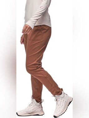 Indyeva Matkailu HV II Outdoor Hiking Pants - Women's Small - stretch tan brown